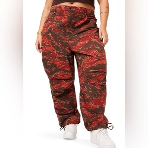 Good American UNISEX Cargo Uniform Pants in Desert Camo0001 size 18 BNWT